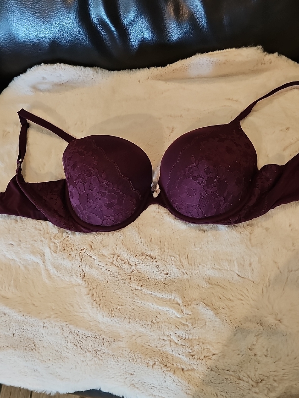 Victoria's Secret Bra Lace Body By Victoria Perfect Shape  - Plum